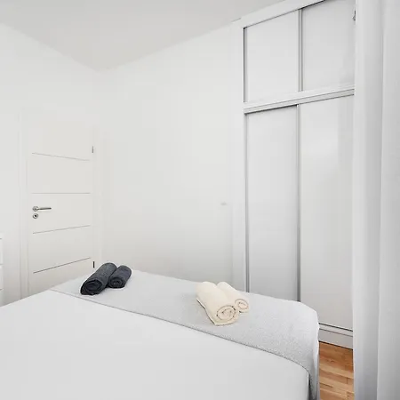 Lant Apartment