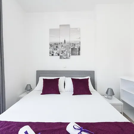 Lant Apartment *